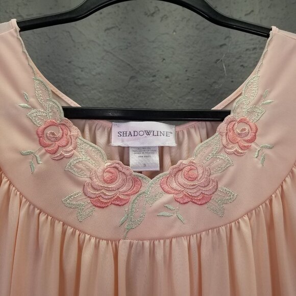 Shadowline Night Gown Sm Maxi Peach Pink Nylon Flower Embroidery Yoke Satin flaw - Picture 2 of 15